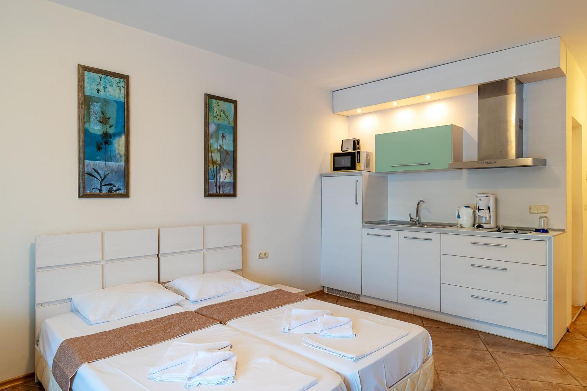 Готель Midia Family 3*
